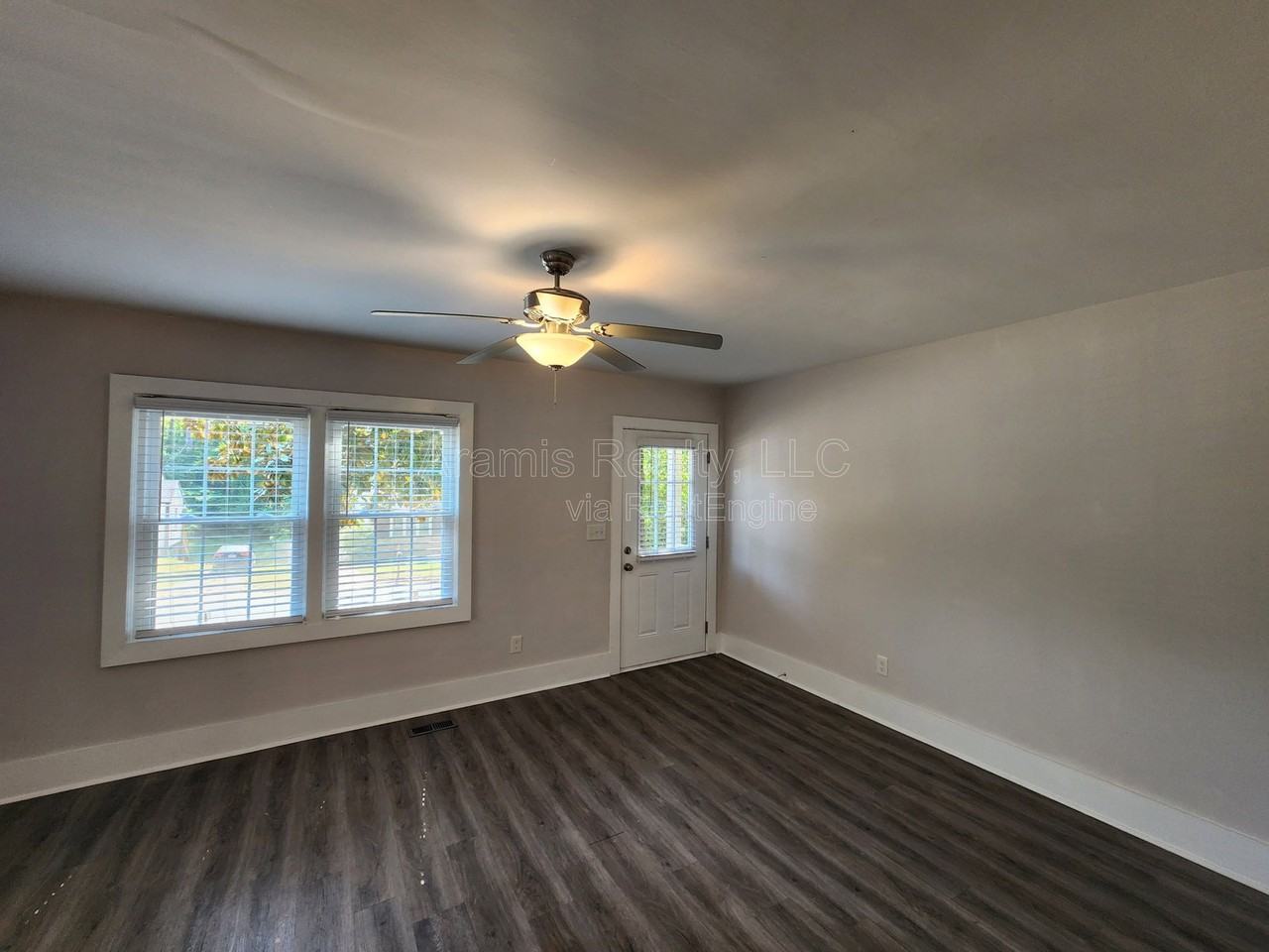 2663 Blount St - Photo 2 of 16