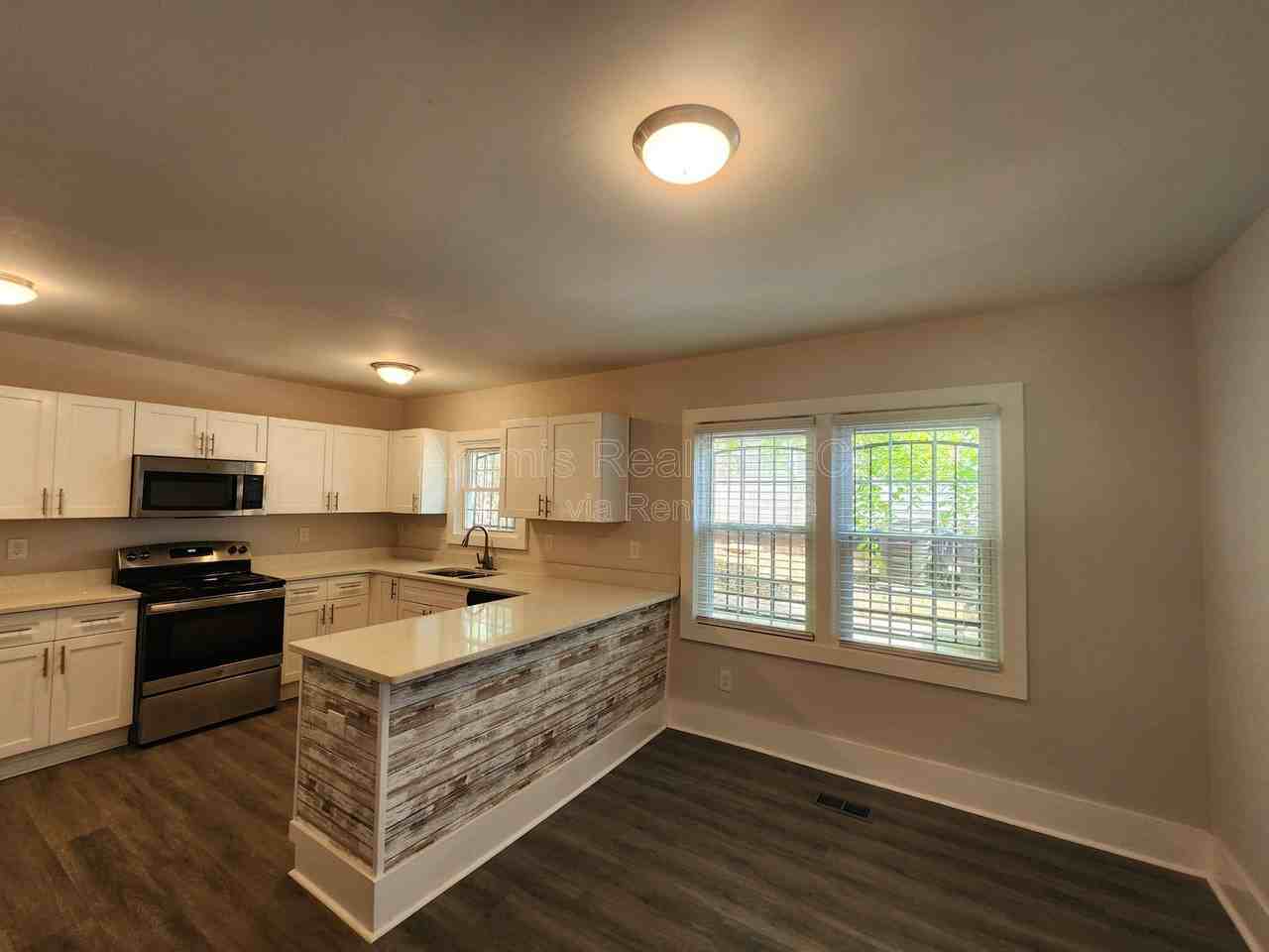 2663 Blount St - Photo 4 of 16