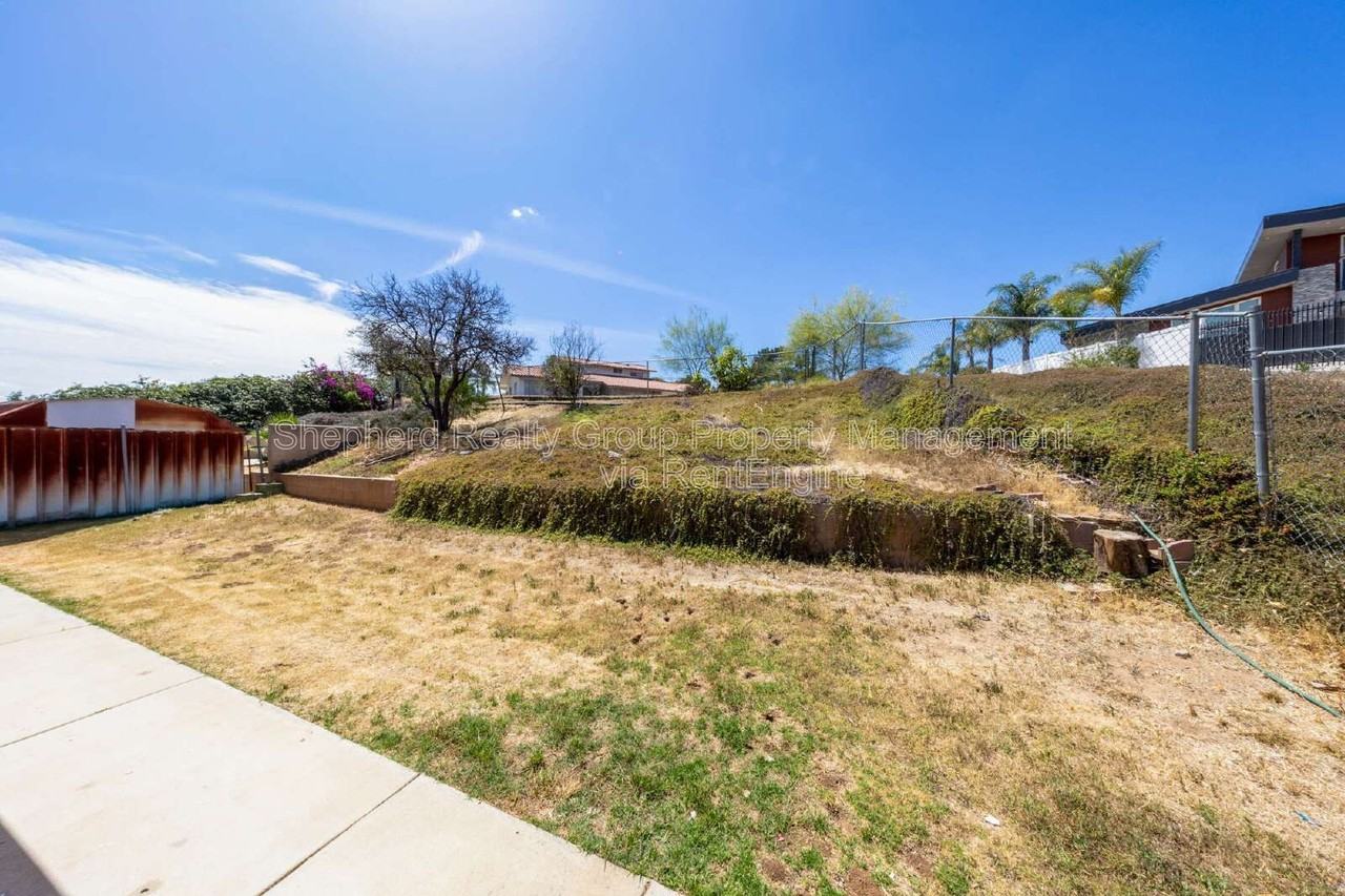 6574 Valley Dr #1 - Photo 3 of 25