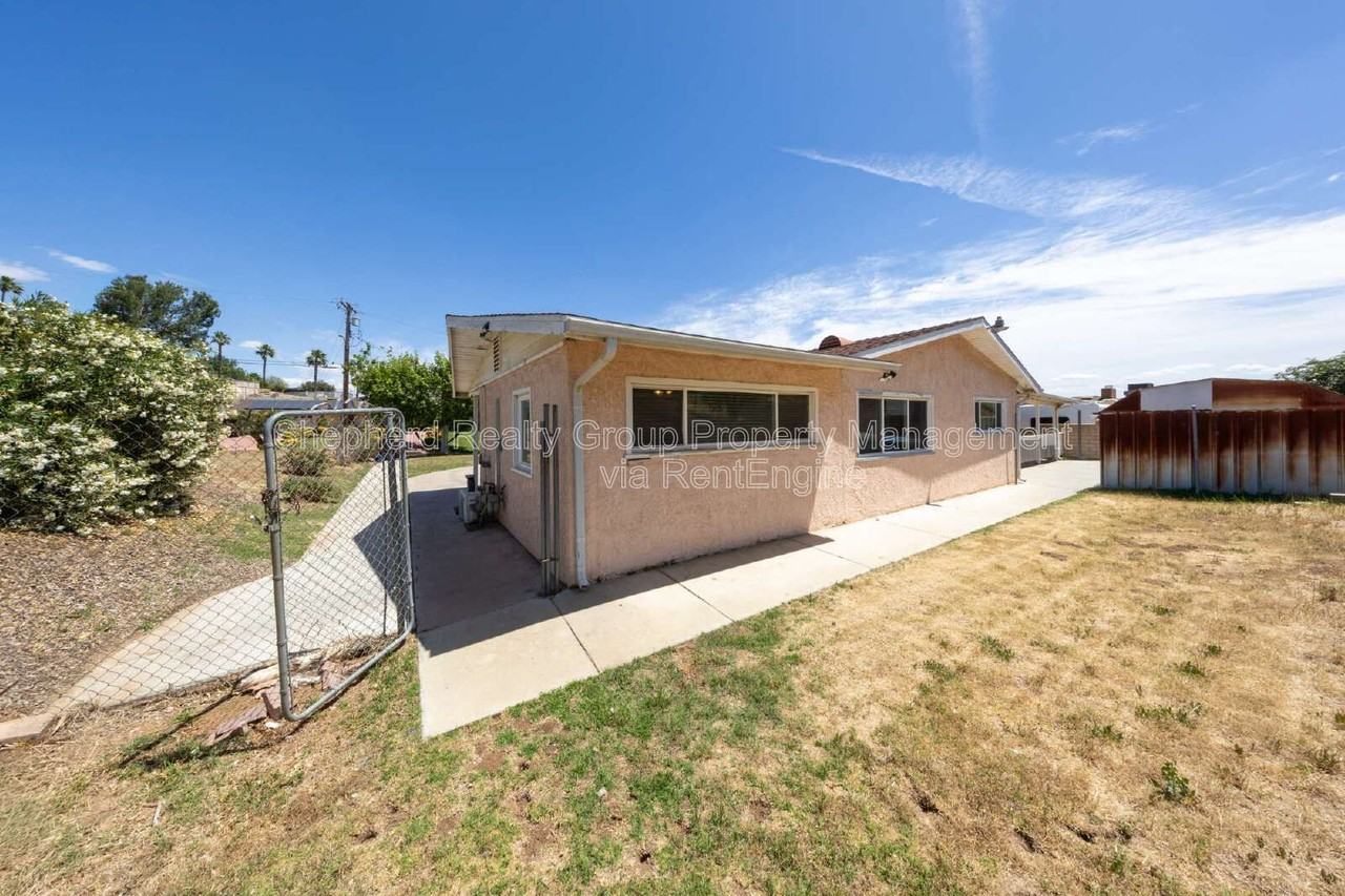 6574 Valley Dr #1 - Photo 4 of 25