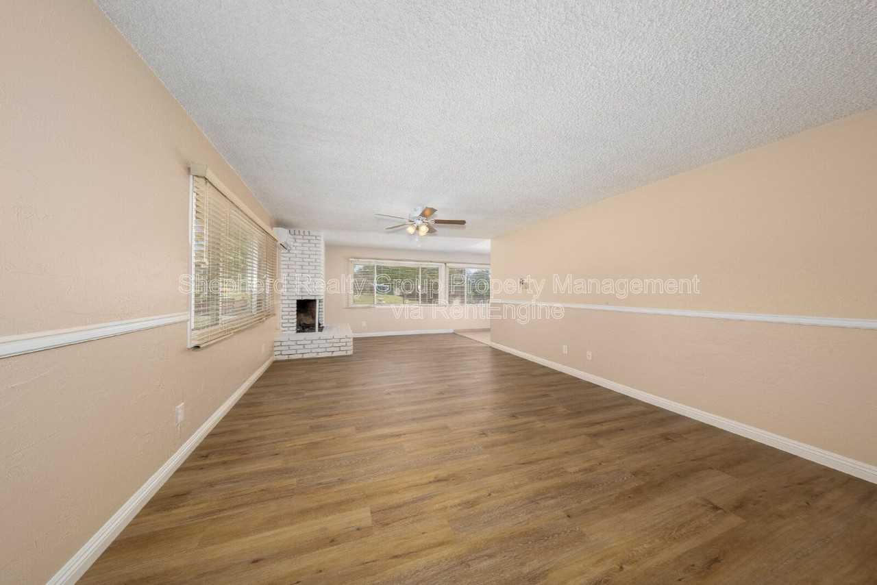 6574 Valley Dr #1 - Photo 5 of 25