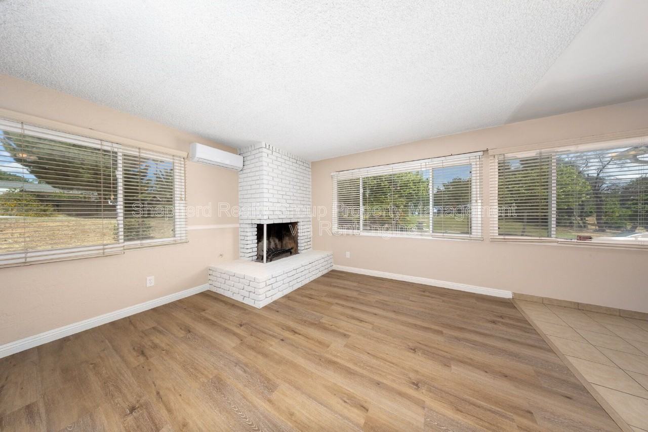 6574 Valley Dr #1 - Photo 6 of 25