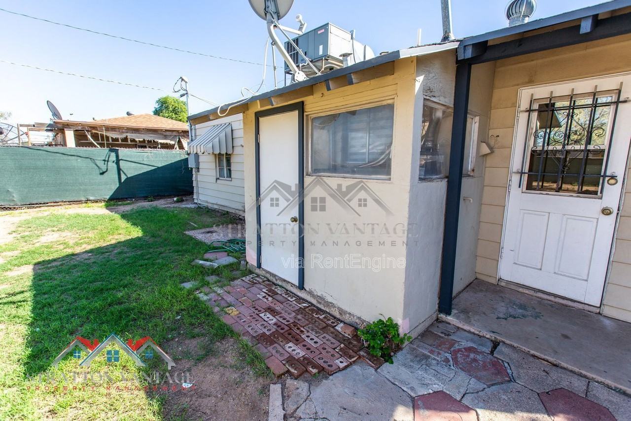 1324 W Clarendon Ave - Photo 5 of 24