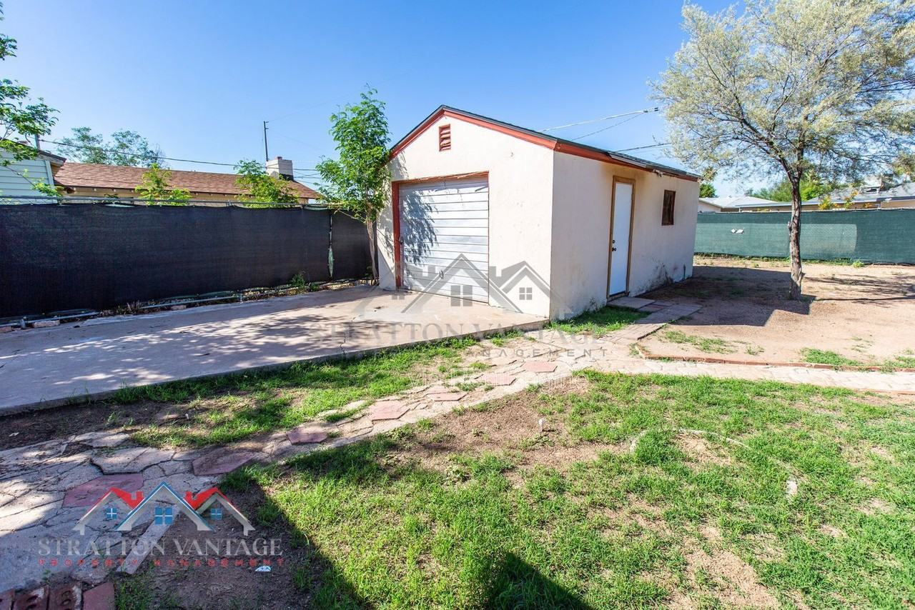 1324 W Clarendon Ave - Photo 7 of 24