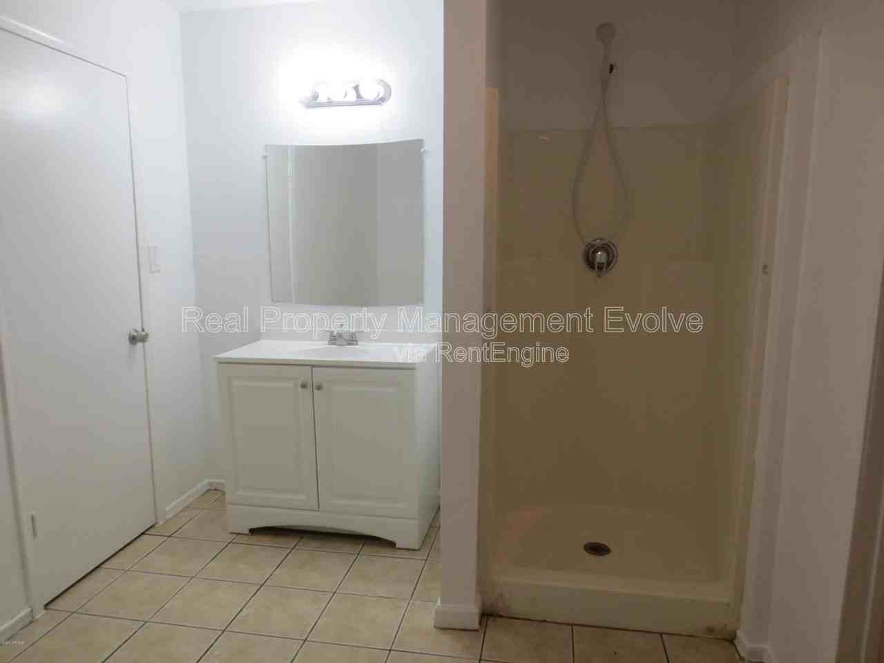 2950 E Mobile Ln - Photo 5 of 17
