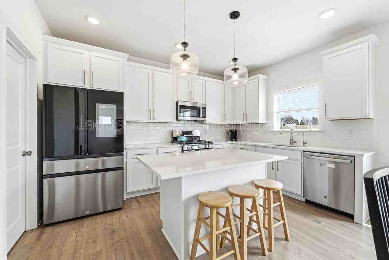 9424 Snow Valley Dr Se - Photo 4 of 24