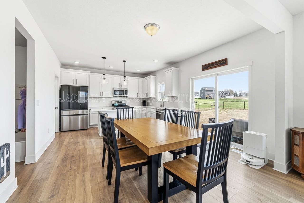 9424 Snow Valley Dr Se - Photo 5 of 24