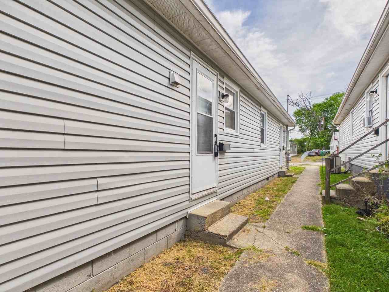 838 S Jones St #B - Photo 2 of 21