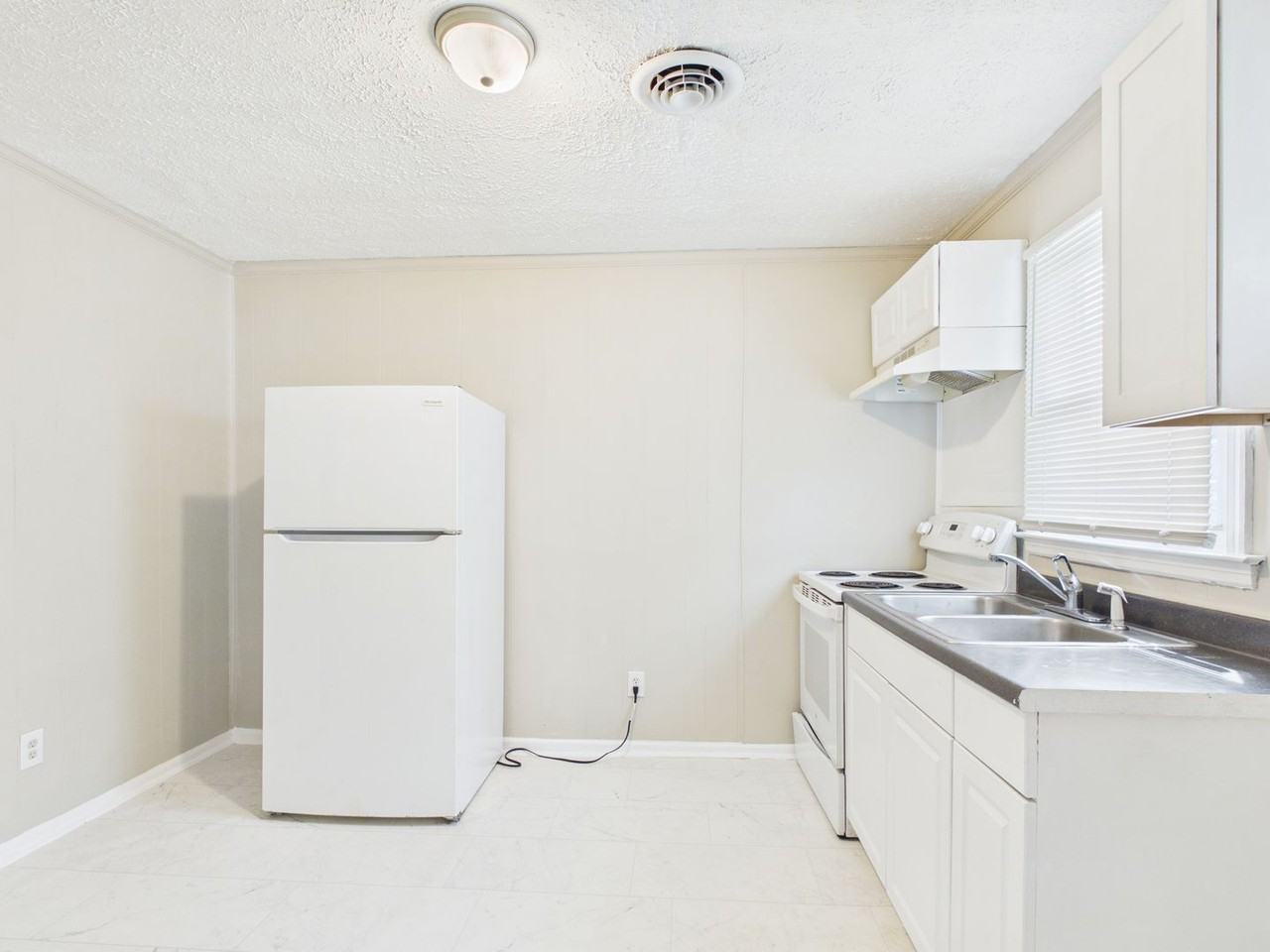 838 S Jones St #B - Photo 7 of 21