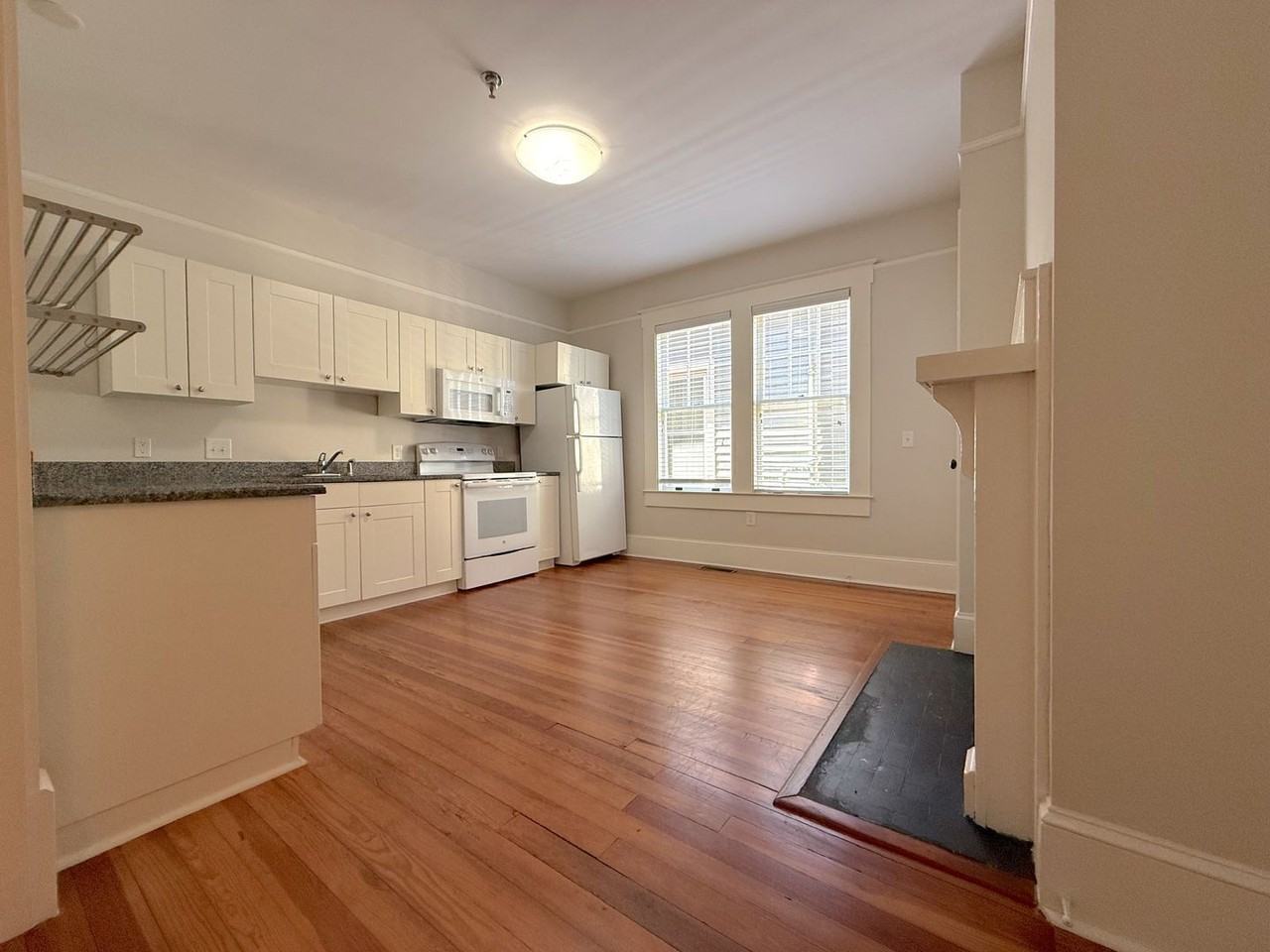 1268 College St #1 - Photo 4 of 13