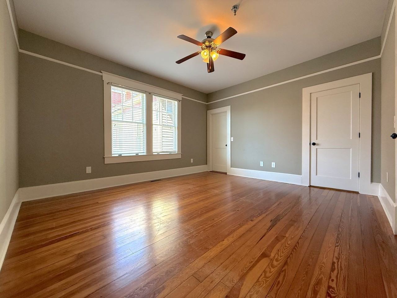 1268 College St #1 - Photo 6 of 13
