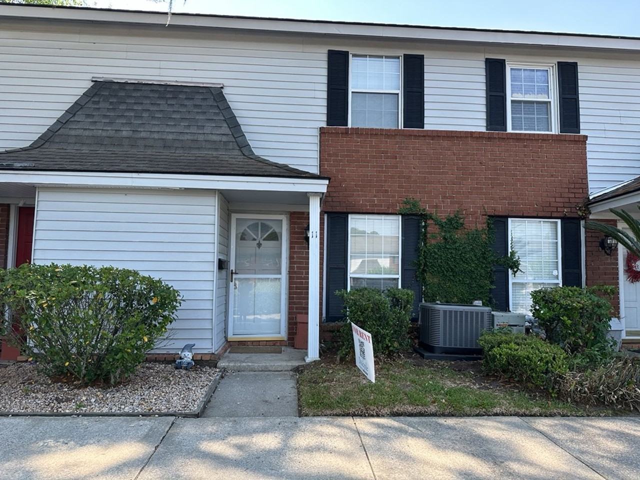 11 Knollwood Cir - Photo 2 of 24