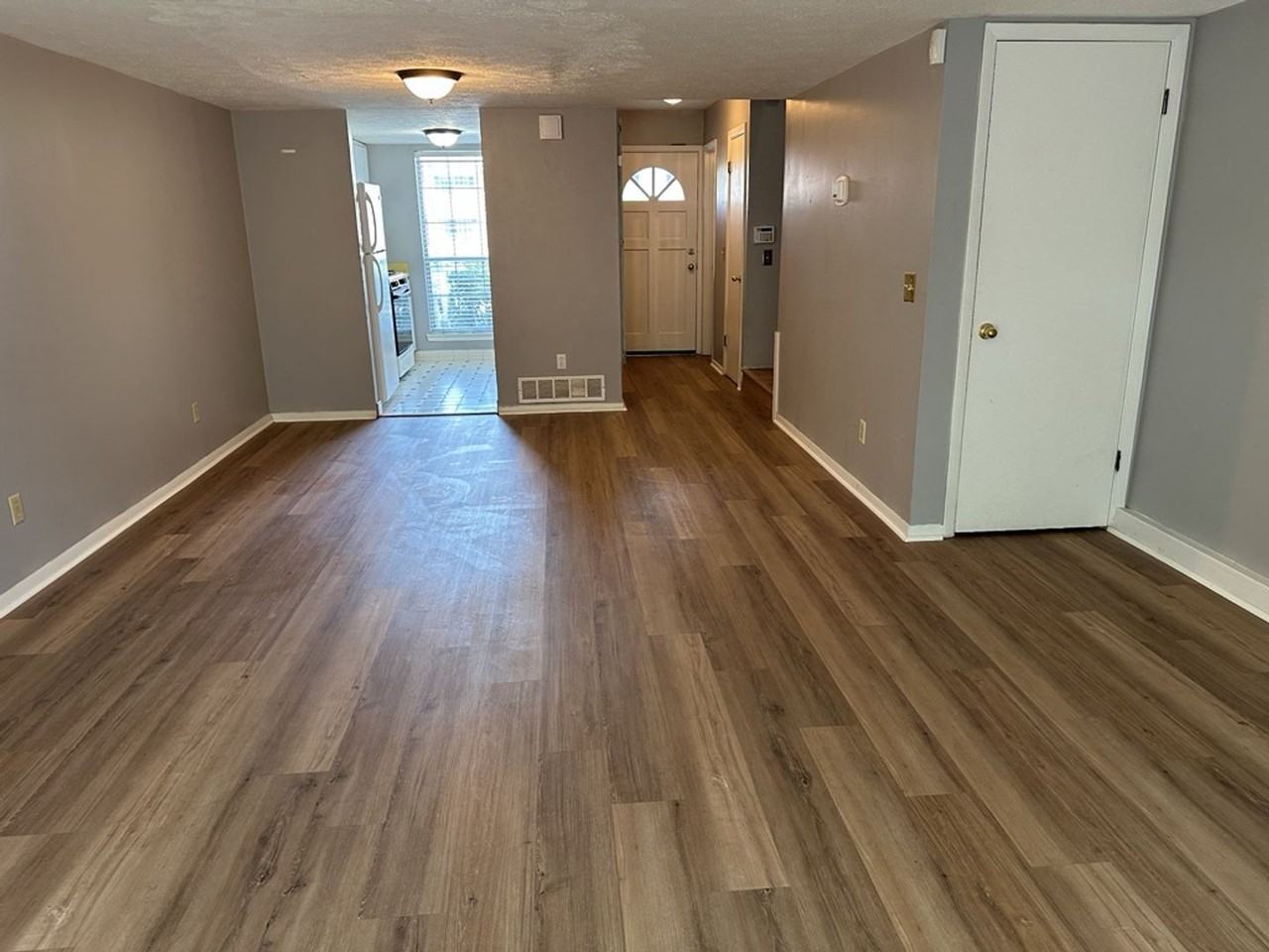 11 Knollwood Cir - Photo 3 of 24