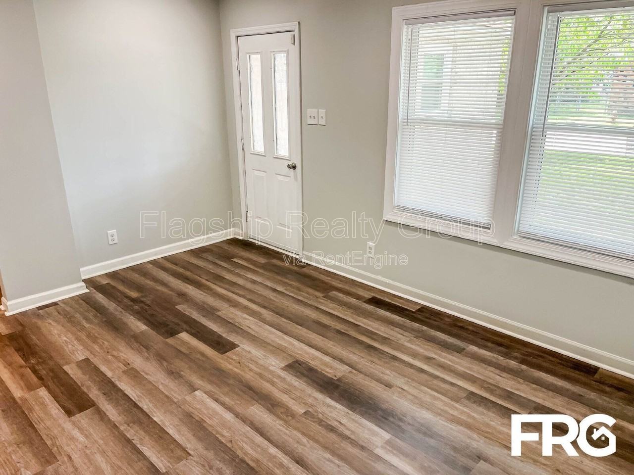 435 Frank St - Photo 3 of 24