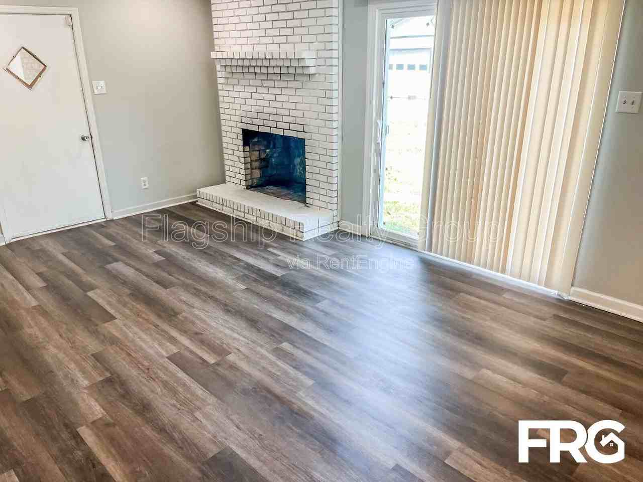 435 Frank St - Photo 5 of 24