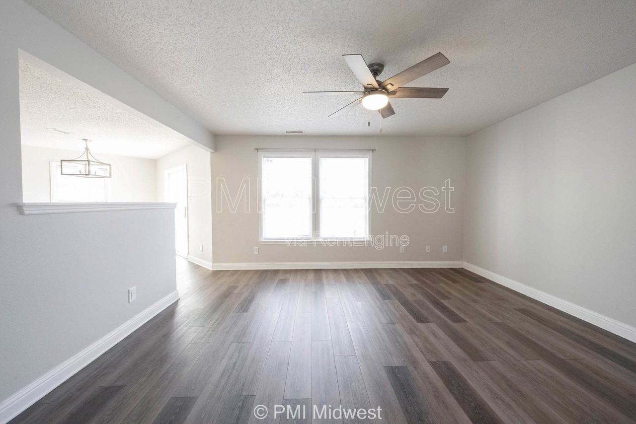 859 Runnymede Dr - Photo 6 of 49