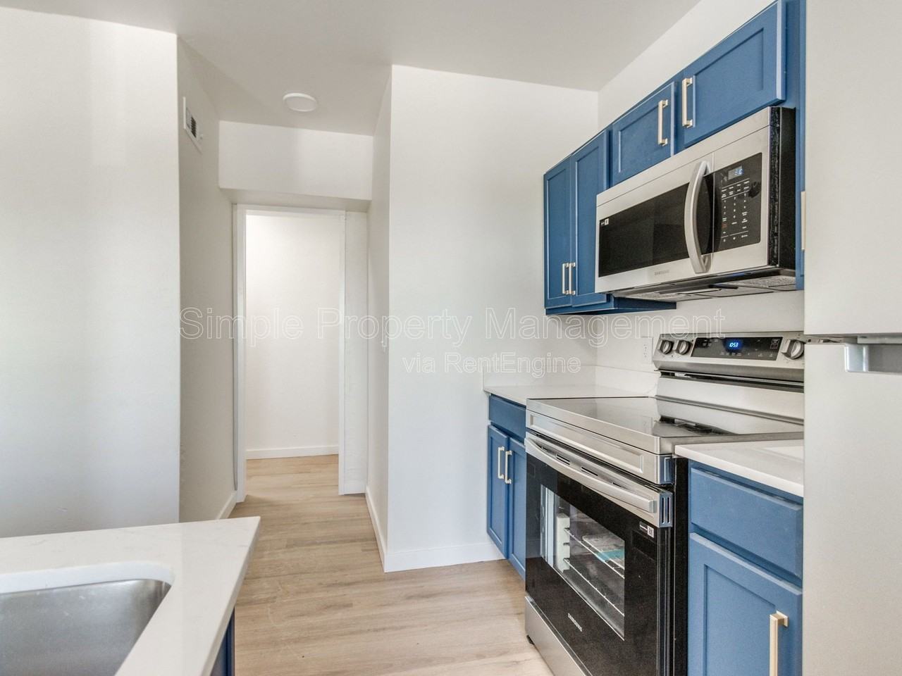 814 W Hill St #2 - Photo 6 of 11