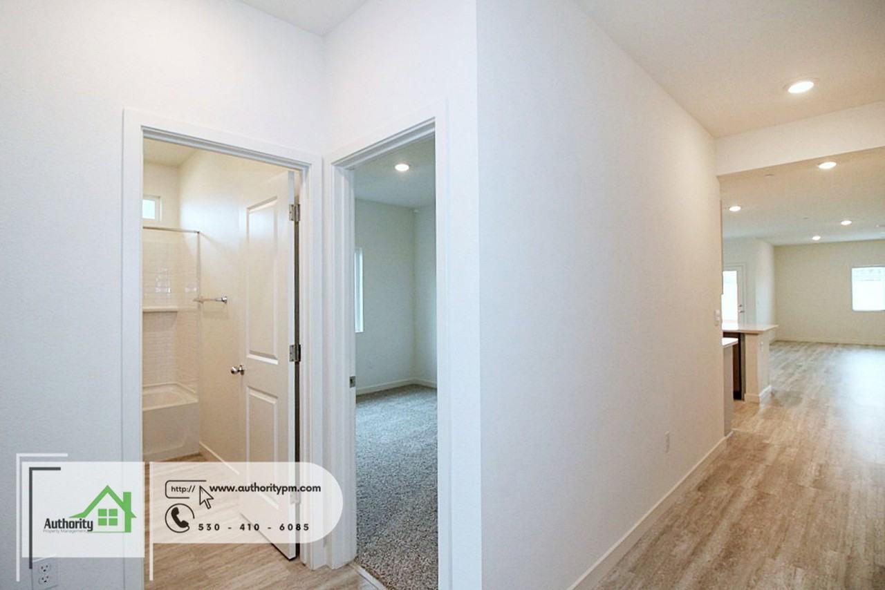 Hopkins Ave - Photo 4 of 24