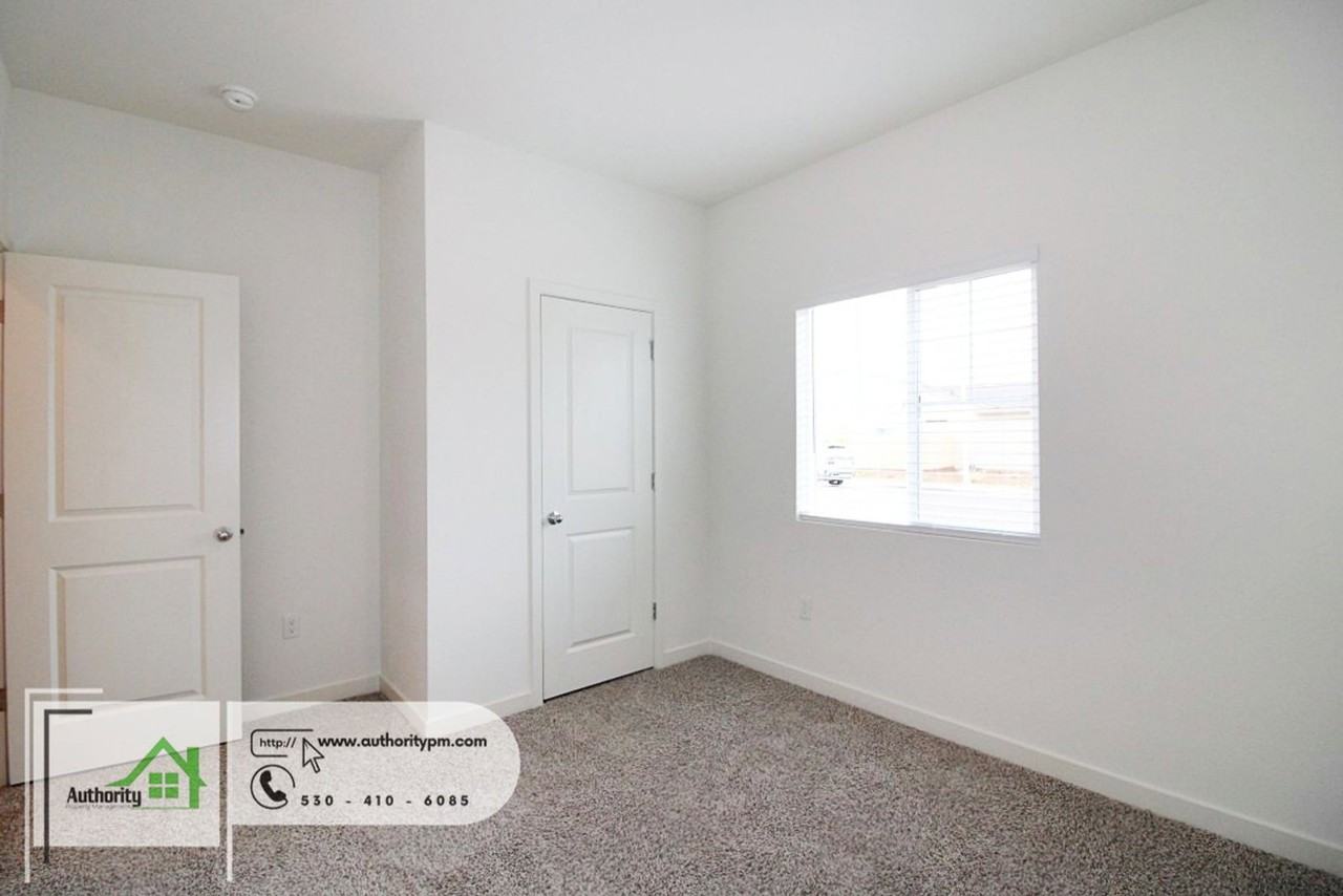 Hopkins Ave - Photo 7 of 24