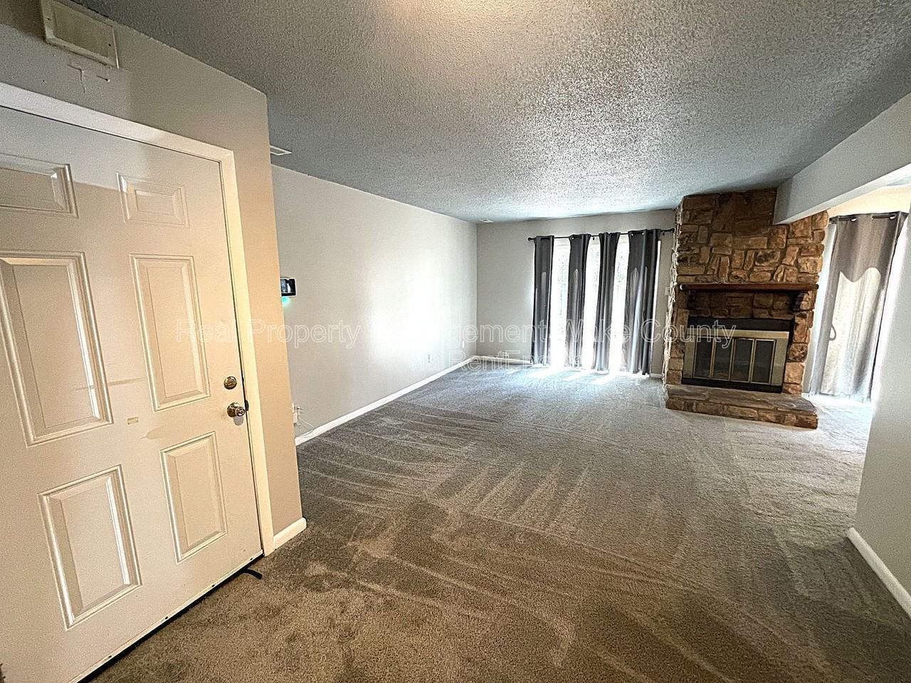 4702 Walden Pond Dr #D - Photo 7 of 29