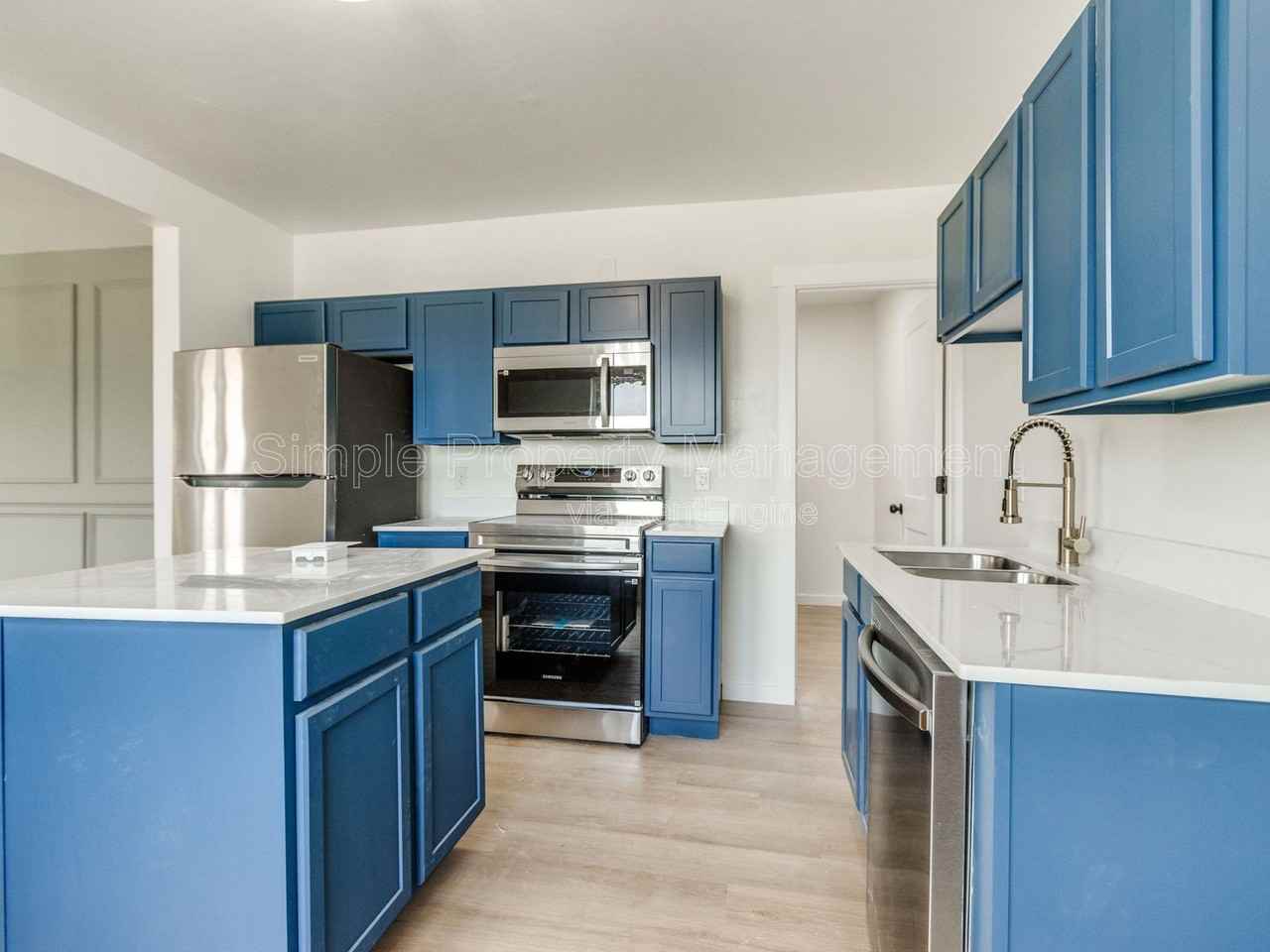 814 W Hill St #4 - Photo 5 of 11