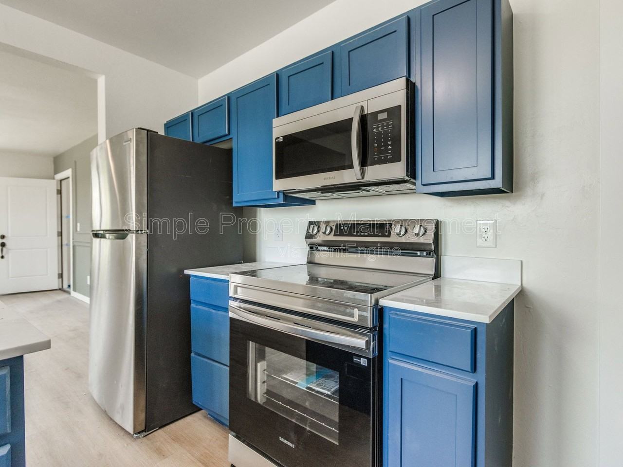 814 W Hill St #4 - Photo 6 of 11