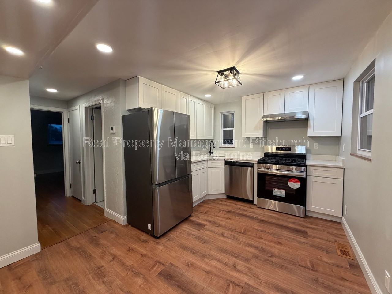 1053 Edward Dr - Photo 3 of 17