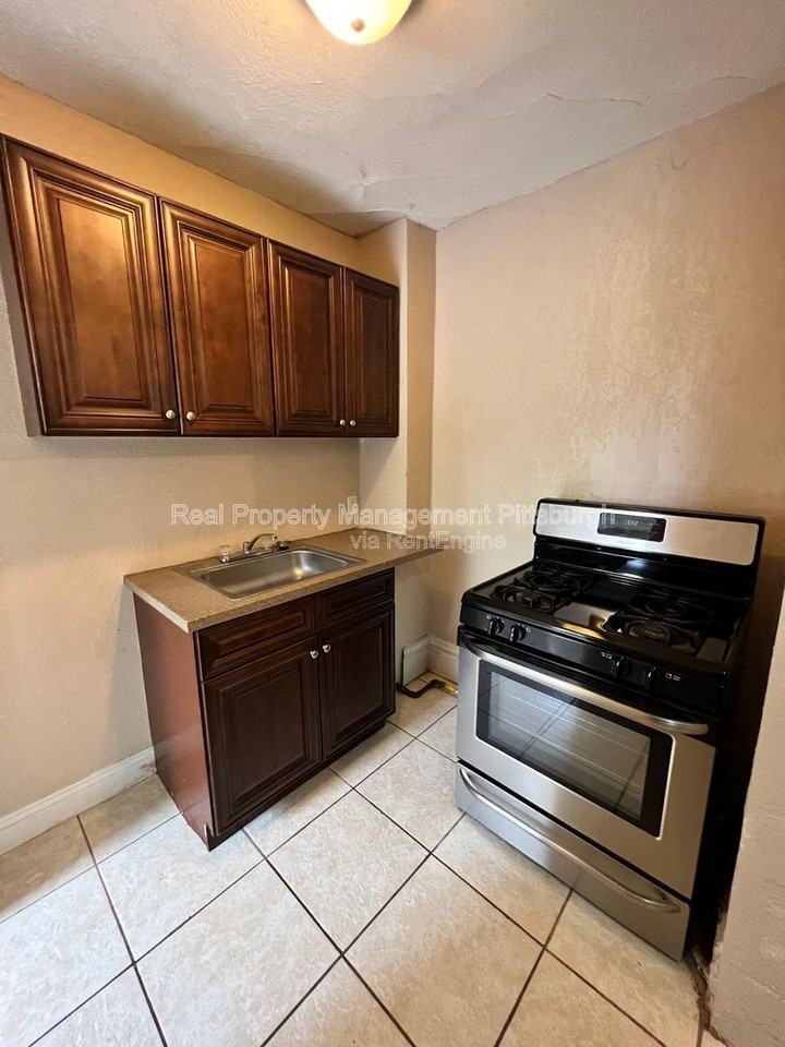 218 Kearsarge St #2 - Photo 4 of 11