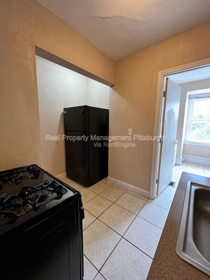 218 Kearsarge St #2 - Photo 5 of 11