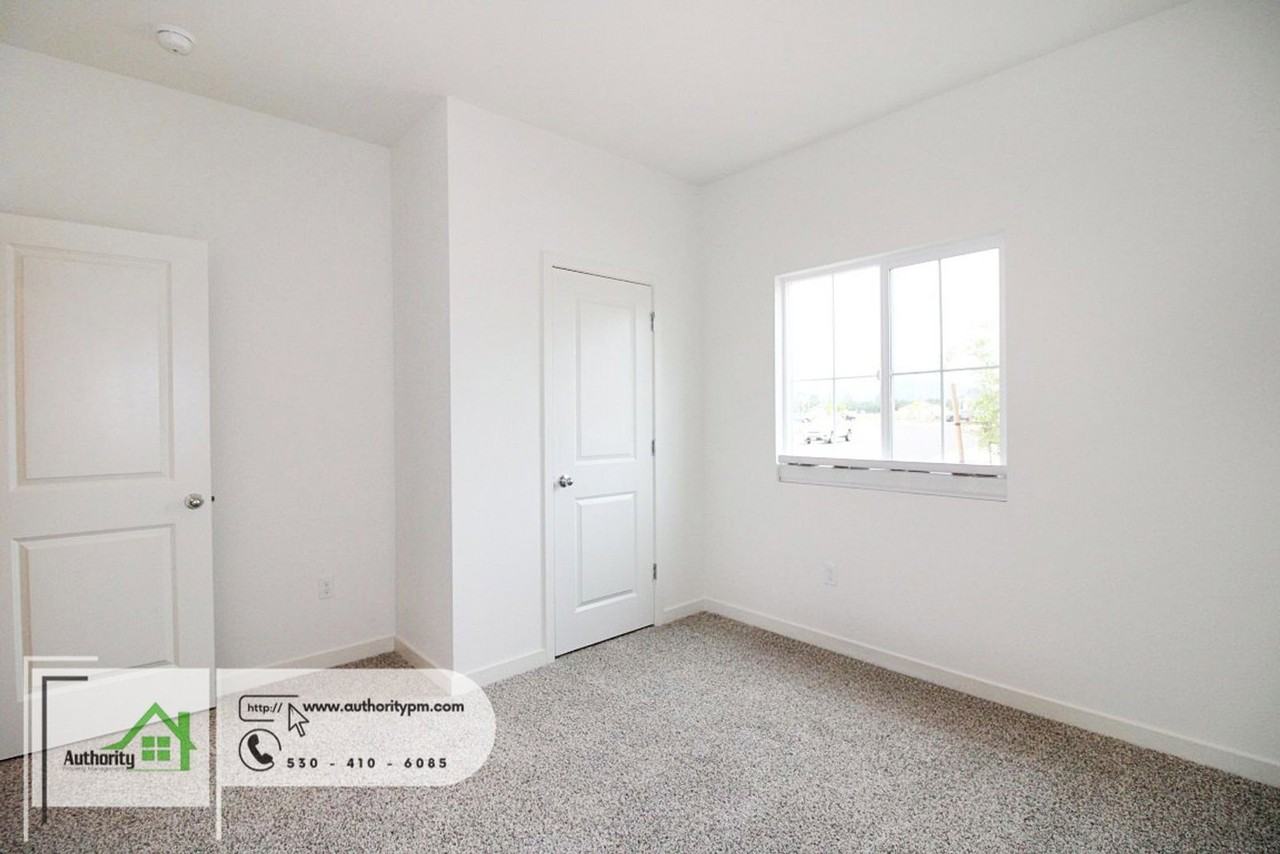 2901 Hopkins Ave - Photo 7 of 21