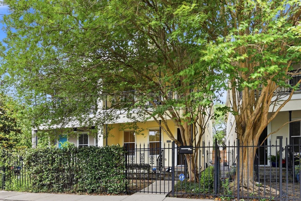 4424 Blossom St - Photo 3 of 50