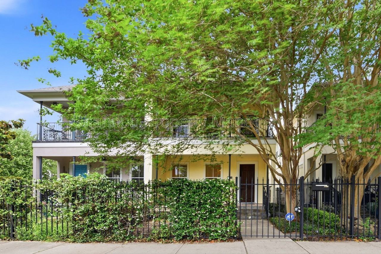 4424 Blossom St - Photo 5 of 50