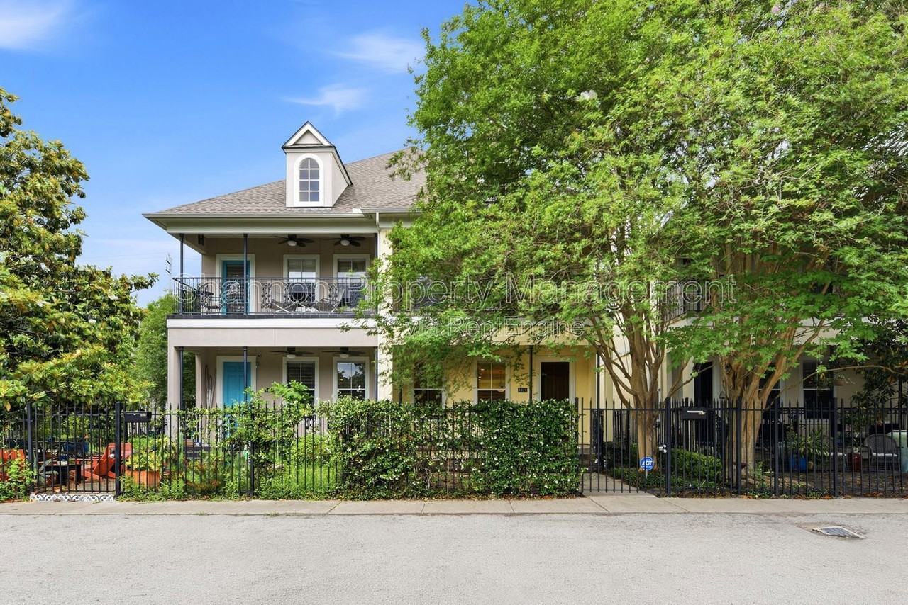 4424 Blossom St - Photo 7 of 50