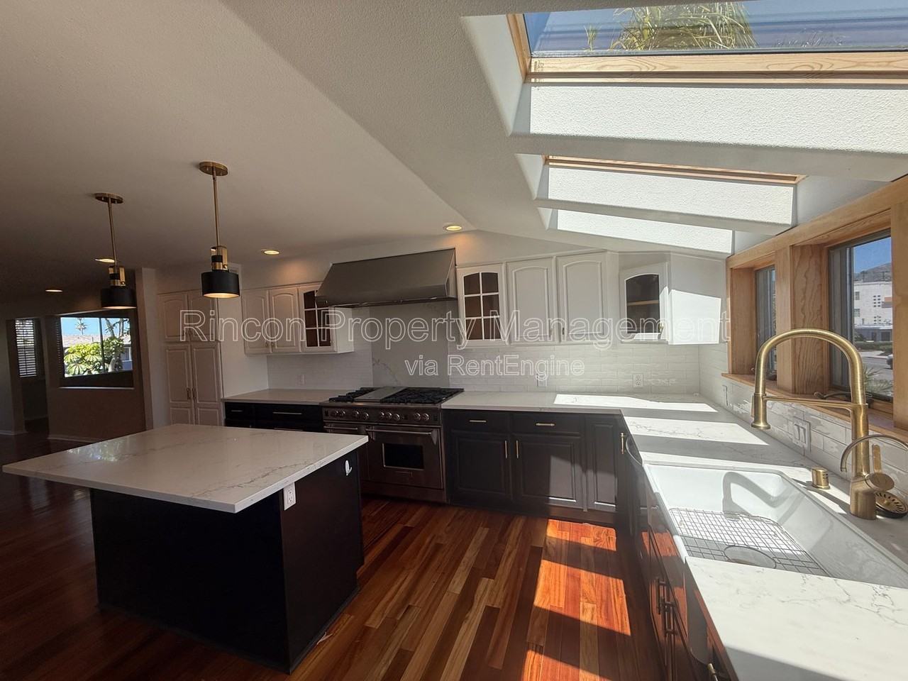 2462 Pierpont Blvd - Photo 2 of 23