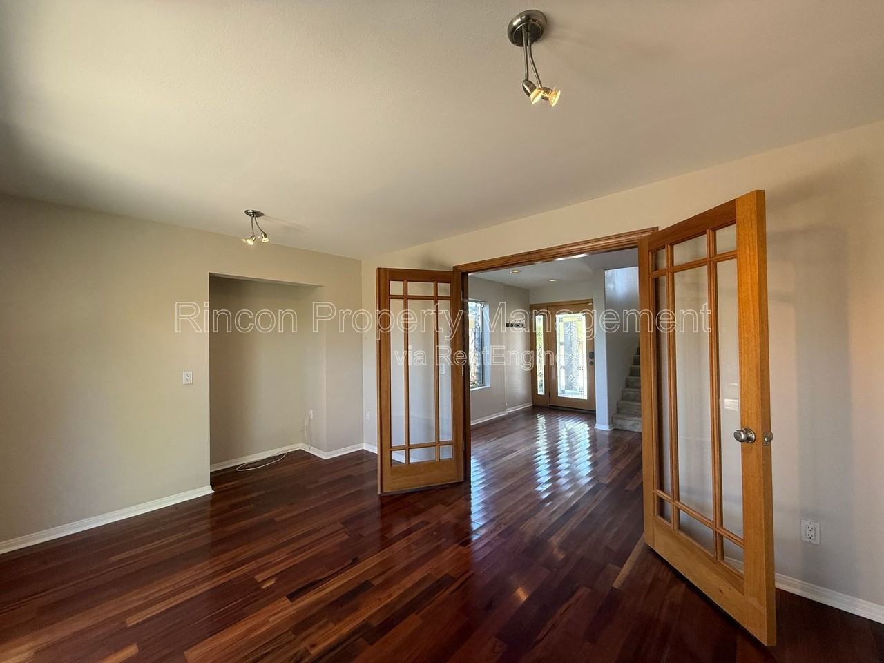 2462 Pierpont Blvd - Photo 7 of 23