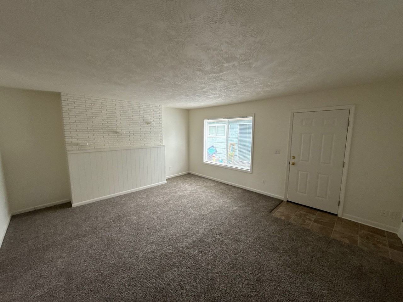 2463 Lee St Se - Photo 4 of 23