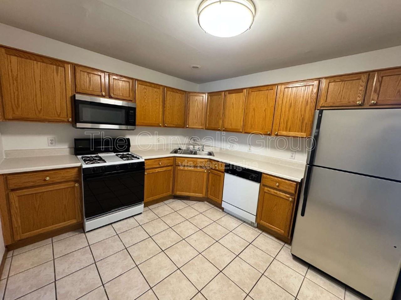 1403 Adams St - Photo 3 of 11