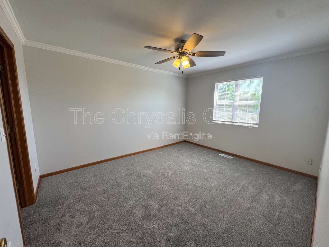 1403 Adams St - Photo 7 of 11