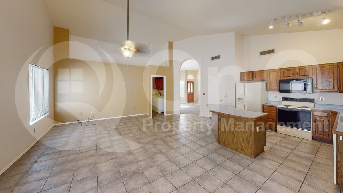 1644 W Duskfire Pl - Photo 5 of 21