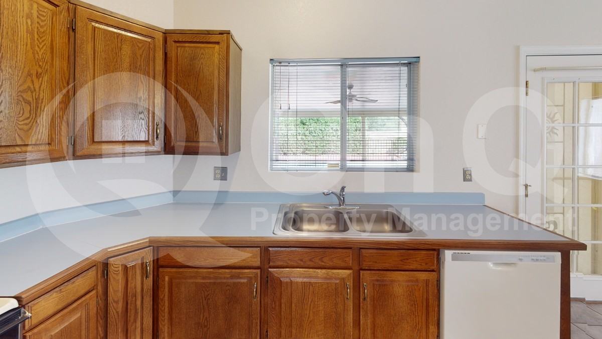 1644 W Duskfire Pl - Photo 7 of 21