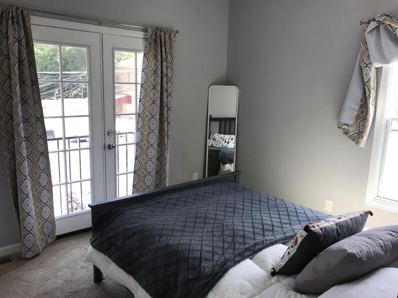 1652 Gaylord St - Photo 2 of 15