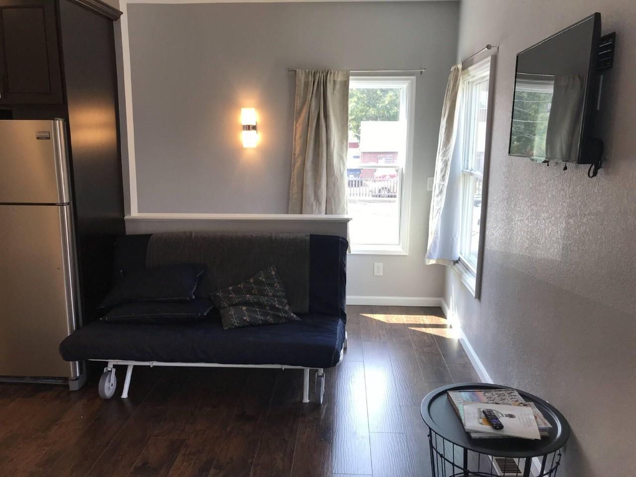 1652 Gaylord St - Photo 6 of 15