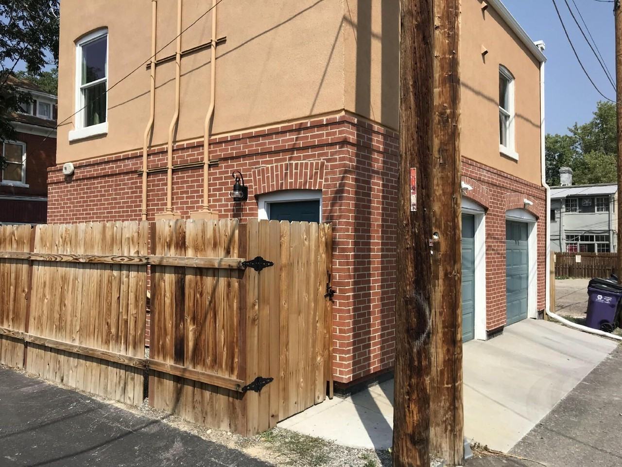 1652 Gaylord St - Photo 7 of 15