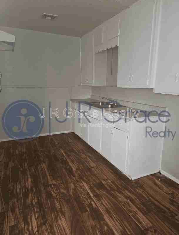 602 E Navarro Ave - Photo 2 of 16