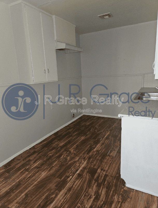 602 E Navarro Ave - Photo 3 of 16