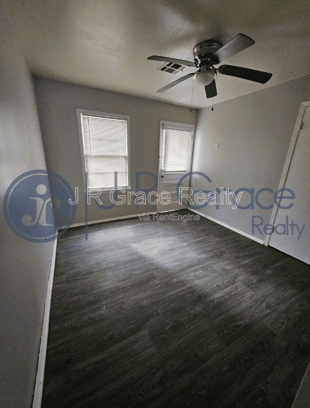 602 E Navarro Ave - Photo 7 of 16