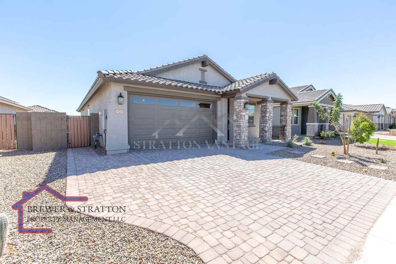 15243 W Latham St - Photo 3 of 50