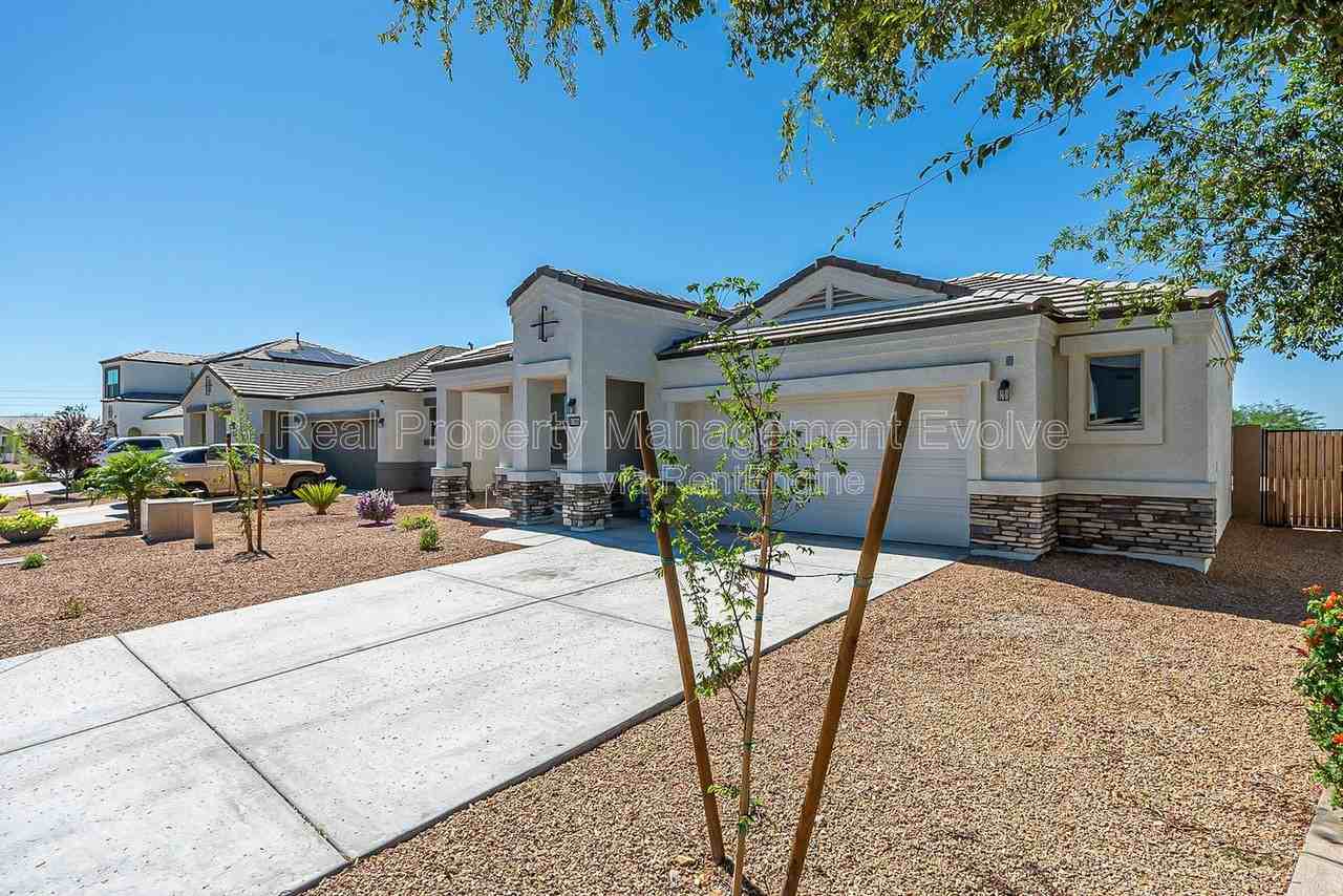 3032 N 310th Ln - Photo 2 of 49