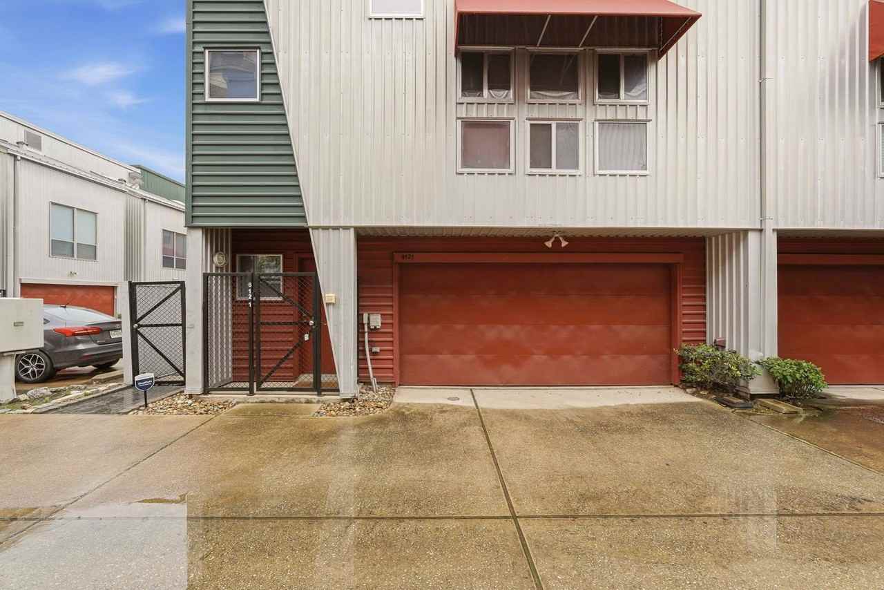 6121 Gehring St - Photo 2 of 26