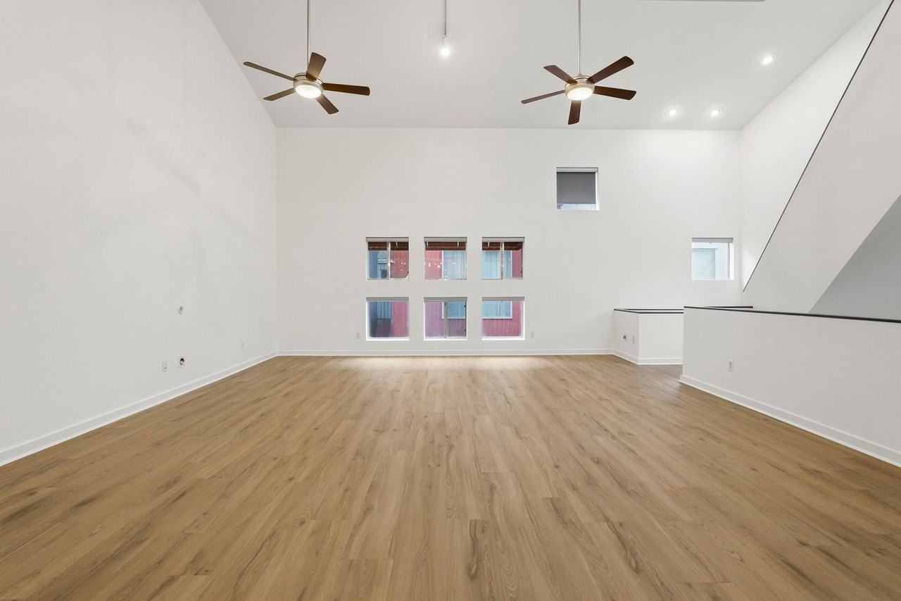 6121 Gehring St - Photo 4 of 26